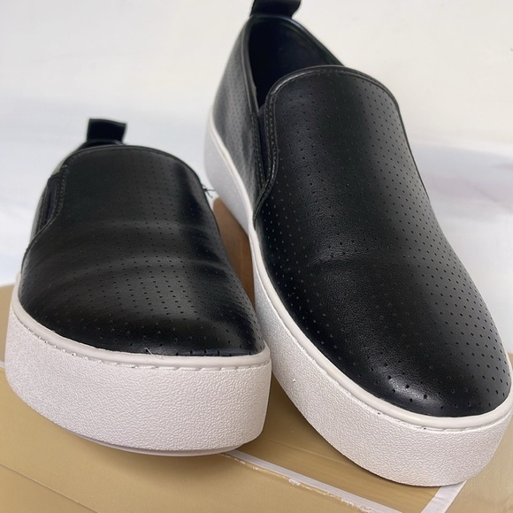 Michael Kors TEDDI SLIP ON NAPPA PU PERFORATED 4959TDFP4L NIB Platforms Sneakers - Picture 7 of 16